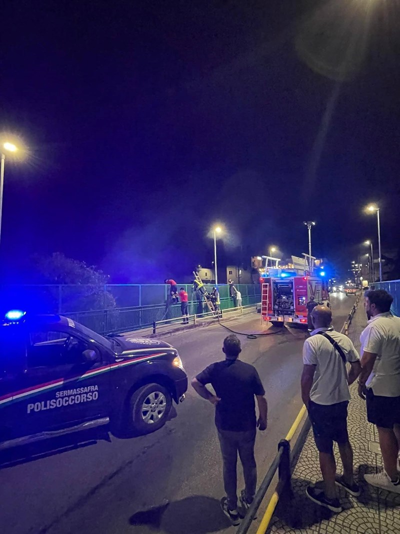 Fiamme nella gravina San Marco