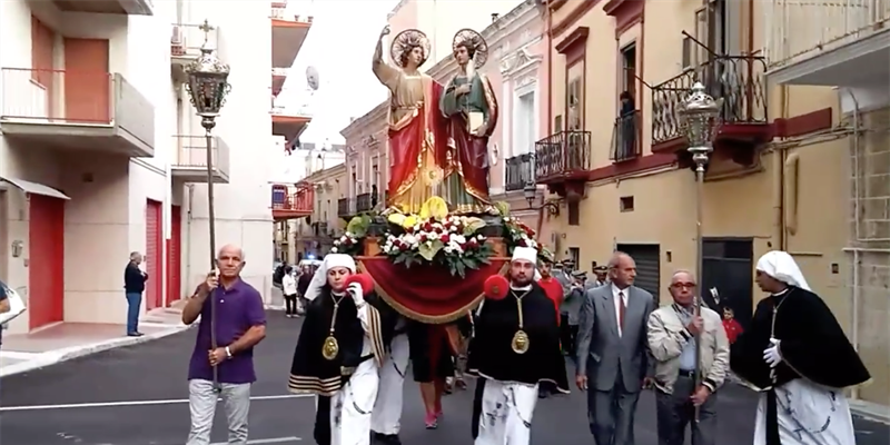 Processione dei Santi Medici a Castellaneta Processione dei Santi Medici a Castellaneta