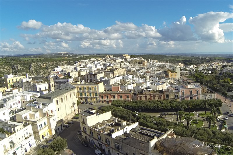 Veduta aerea con la chiesa San Michele