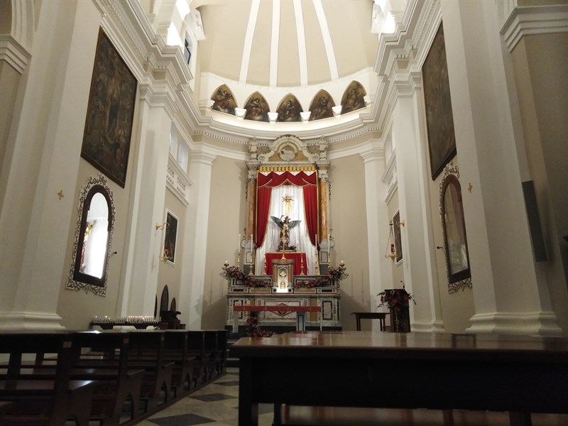 Chiesa San Michele - interno