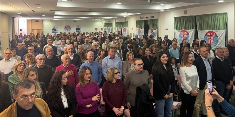 Sala gremita a Martina Franca per la presentazione del candidato Gianfranco Chiarelli