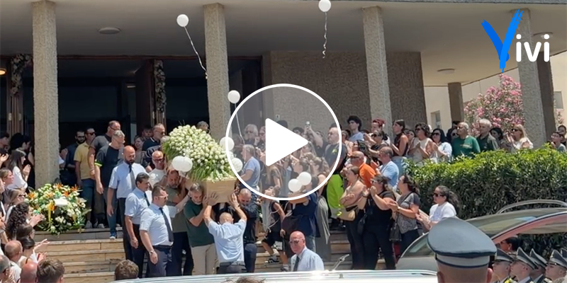Addio a Giulio Razzano: centinaia di persone ai funerali del giovane castellanetano