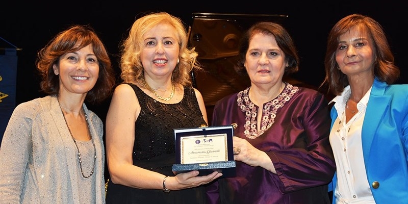 I soci della FIDAPA e la pianista Annamaria Giannelli I soci della FIDAPA e la pianista Annamaria Giannelli