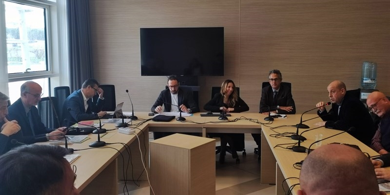 La commissione La commissione