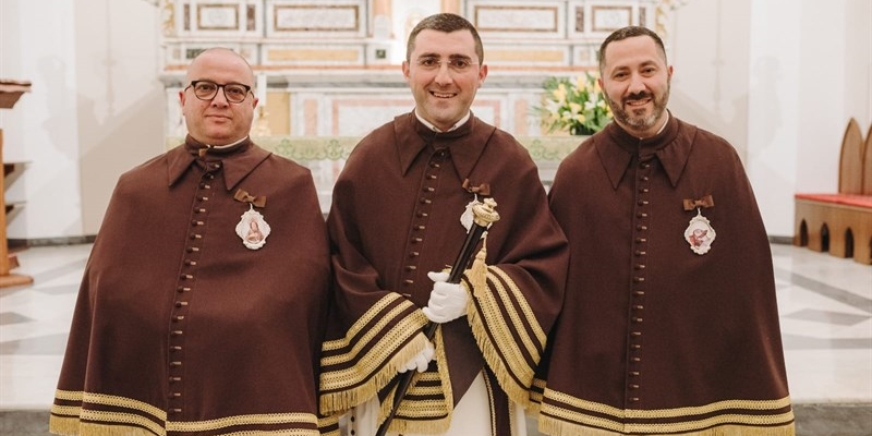 Al centro il priore Nicola Gigante con Donato Scarati e Giuseppe Nico Al centro il priore Nicola Gigante con Donato Scarati e Giuseppe Nico