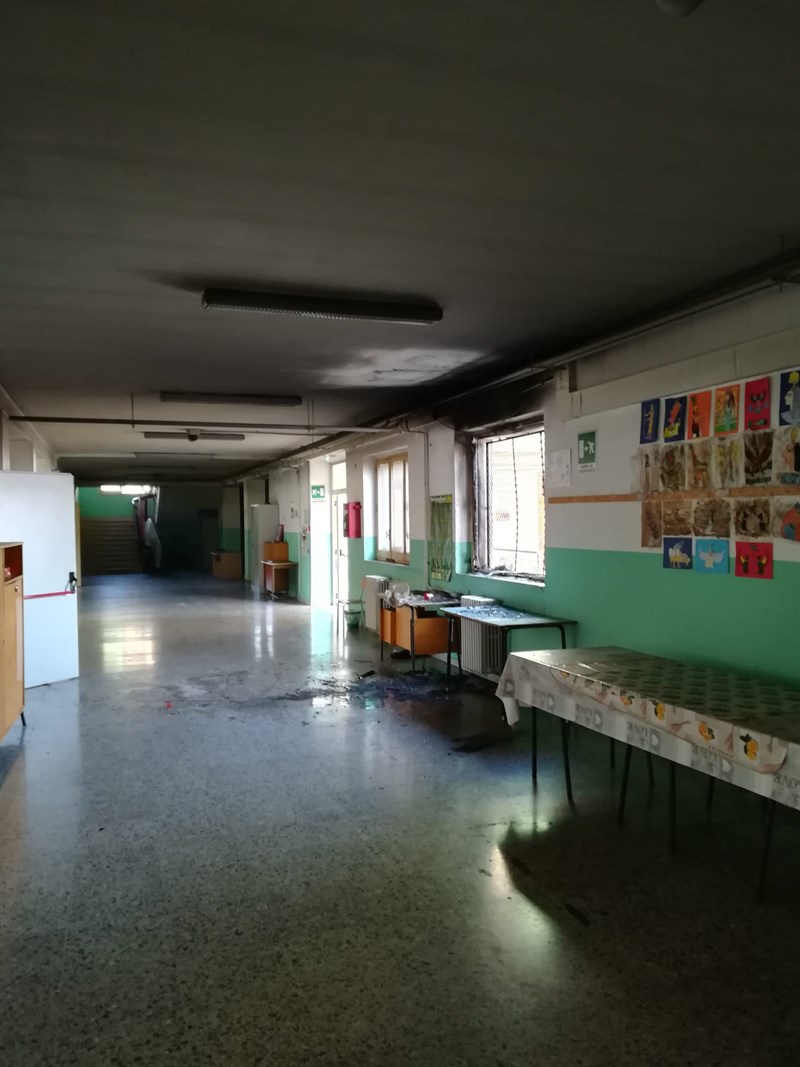 Fiamme nella scuola
