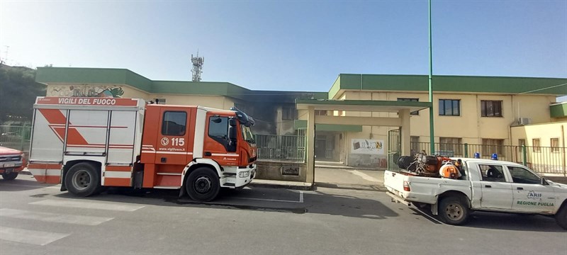 Fiamme nella scuola