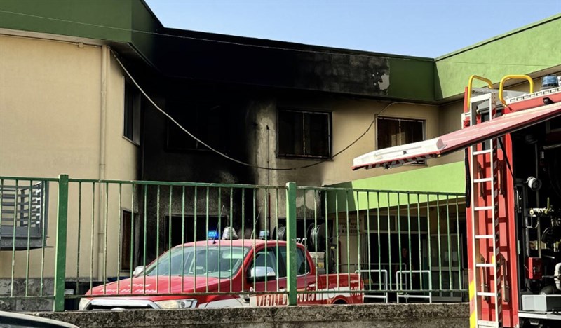 Fiamme nella scuola