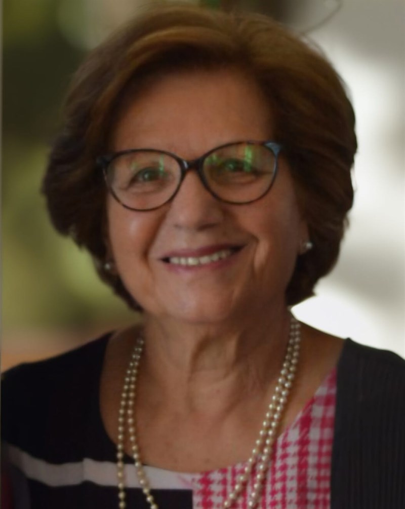 LUCIA MENDOLIA