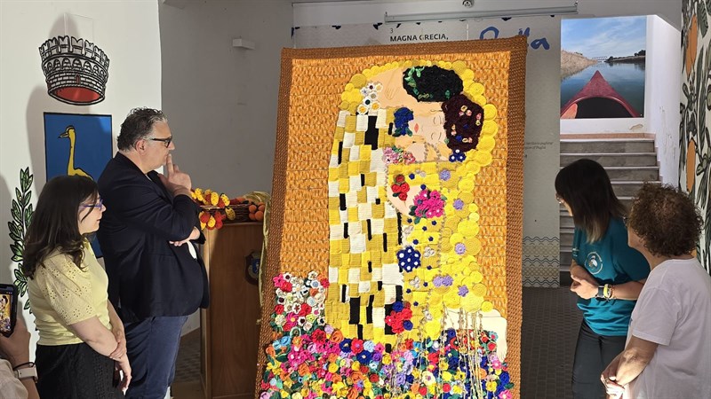 Arte e tradizione a Palagiano, inaugurate due opere all'uncinetto