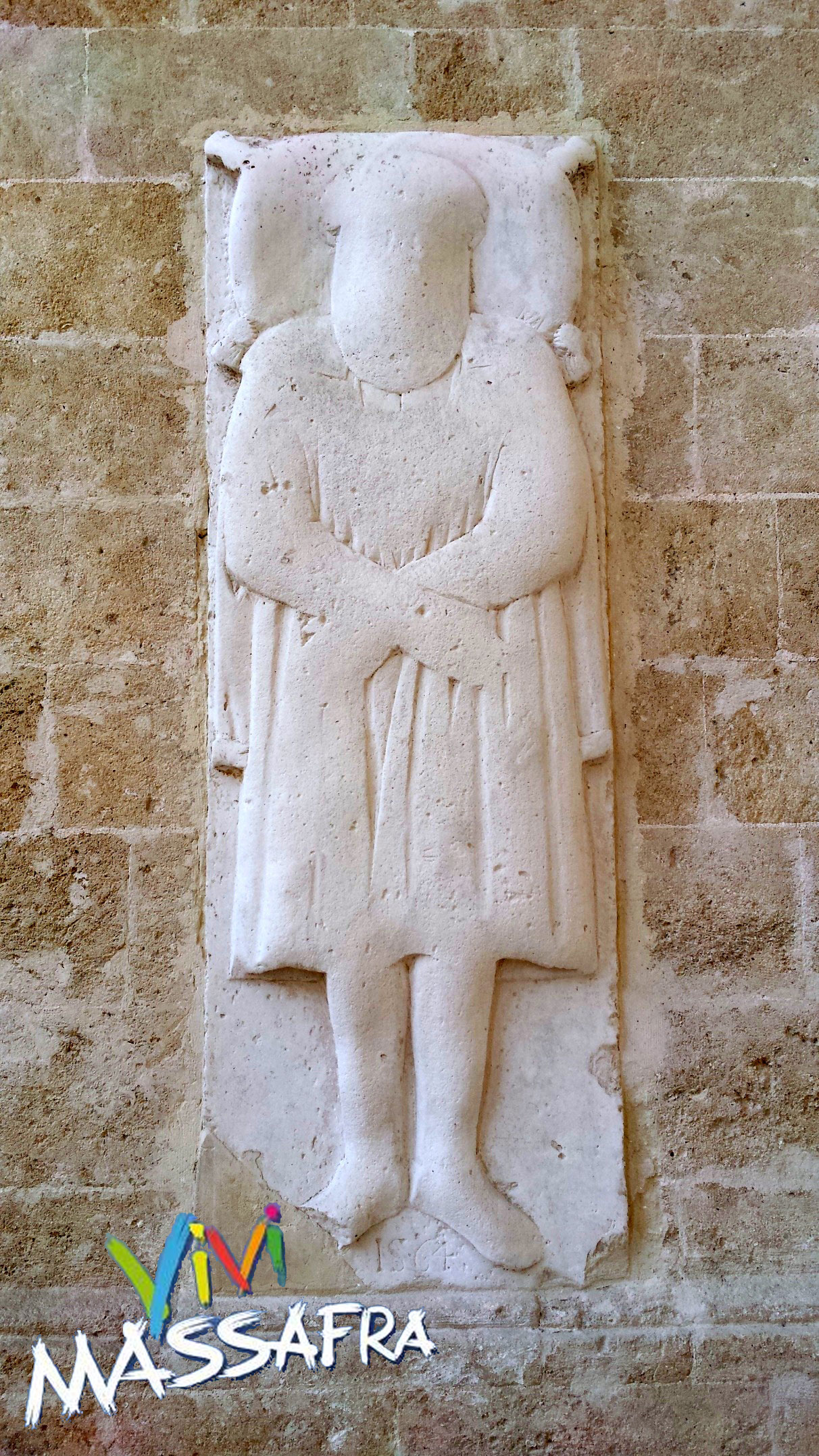 PILLOLE DI STORIA: LA PIETRA TOMBALE DEI PAPPACODA PILLOLE DI STORIA: LA PIETRA TOMBALE DEI PAPPACODA