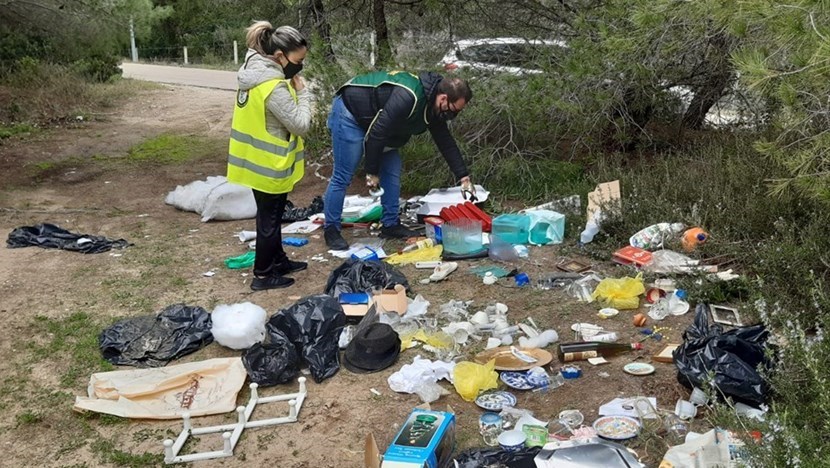 Rifiuti a Borgo Perrone