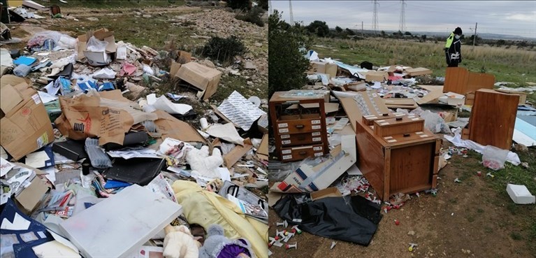 Rifiuti abbondonati a Taranto Rifiuti abbondonati a Taranto