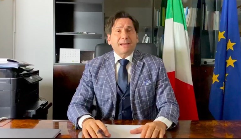 Il sindaco di Laterza Franco Frigiola Il sindaco di Laterza Franco Frigiola