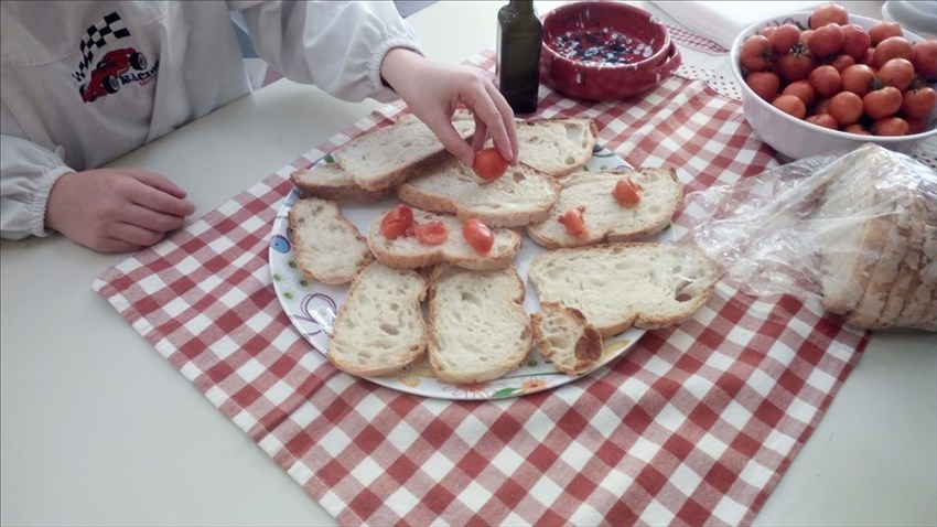 L'istituto De Amicis-Manzoni di Massafra celebra la "Giornata della Terra"