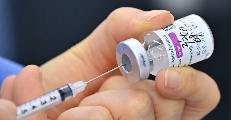 Il vaccino AstraZeneca Il vaccino AstraZeneca