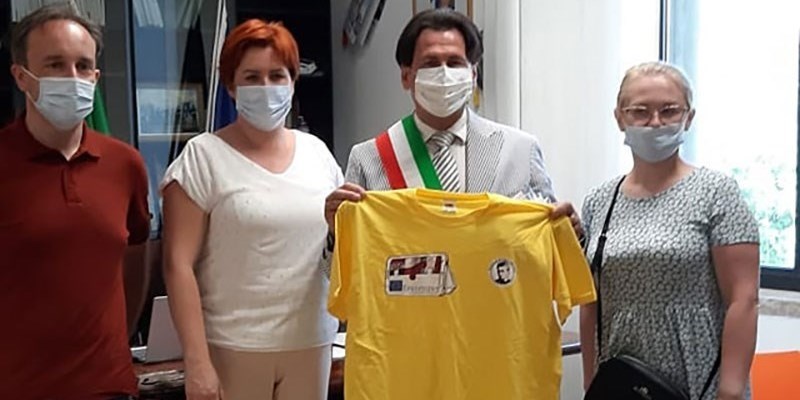 Foto di gruppo nella stanza del sindaco Foto di gruppo nella stanza del sindaco