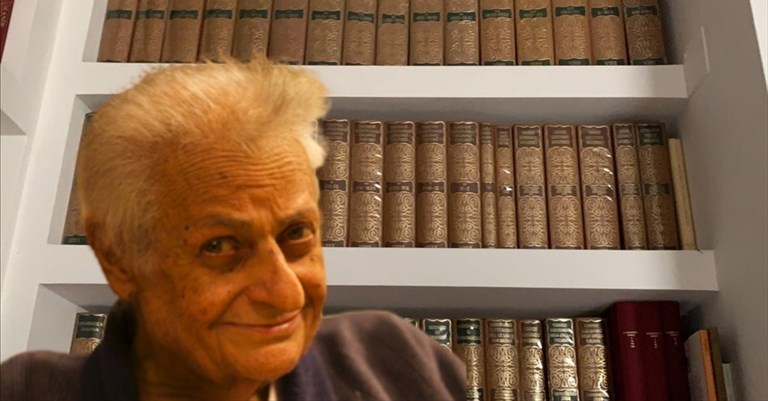 Il prof. Orazio Santoro e la sua libreria