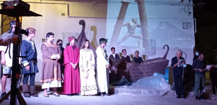 "Castellaneta celebra Dante": grande successo  per la due giorni targata pro loco "Domenica Terrusi"