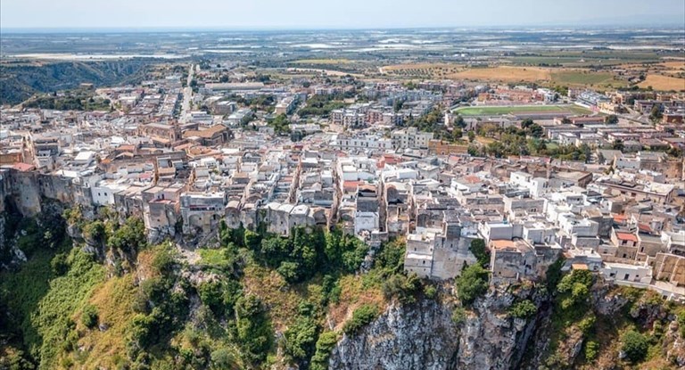 “Castellaneta, alla scoperta della città-natura": nuovo progetto di Aracnea
