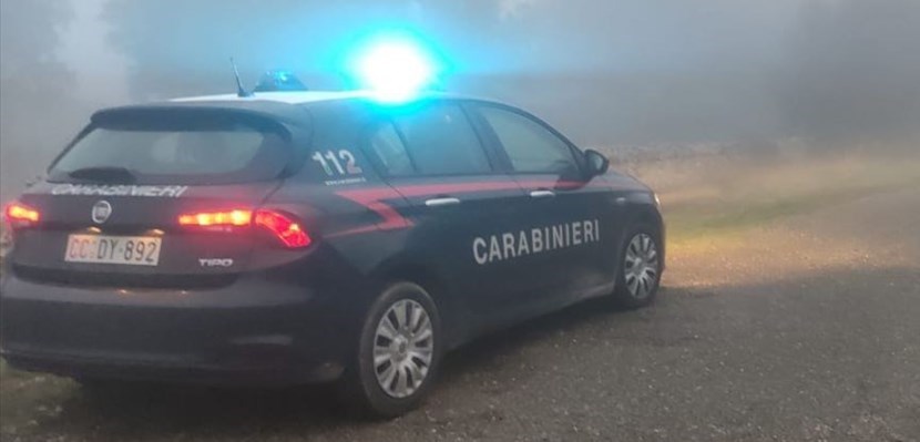 In cerca di funghi si perde nei boschi di Montecamplo: salvato dai carabinieri