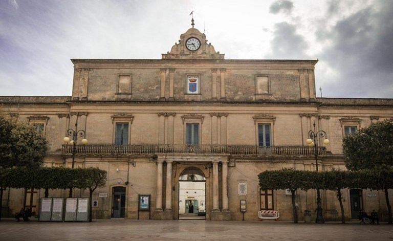 Il municipio di Mottola Il municipio di Mottola
