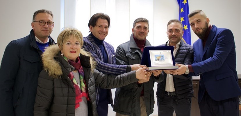Cerimonia di consegna a Palazzo di Città Cerimonia di consegna a Palazzo di Città