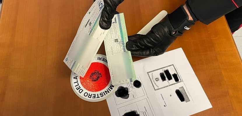 Truffa in concorso e violenza privata: due arresti a Castellaneta Marina