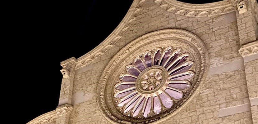 l rosone della chiesa di San Lorenzo Martire di Laterza l rosone della chiesa di San Lorenzo Martire di Laterza