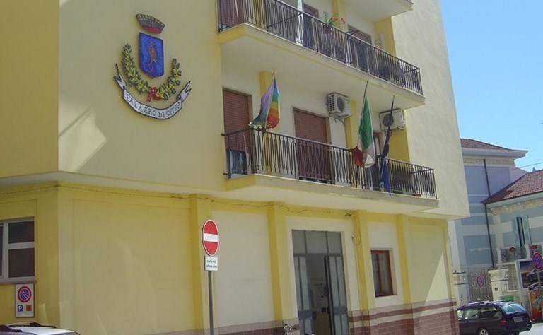 Il municipio di Palagiano Il municipio di Palagiano