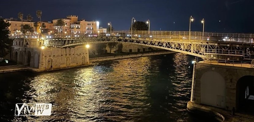 Ponte girevole di Taranto