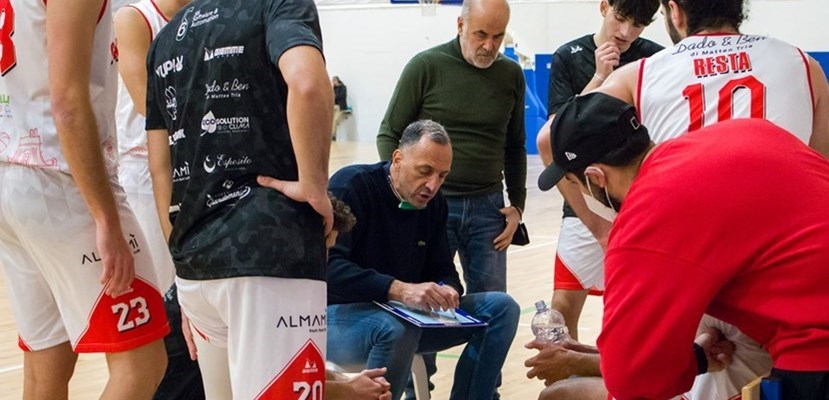 Valentino Basket Castellaneta, esonerato coach Longobardi!