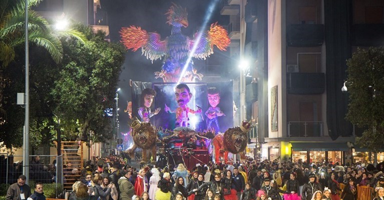 Carro vincitore della 67esima edizione del Carnevale di Massafra Carro vincitore della 67esima edizione del Carnevale di Massafra