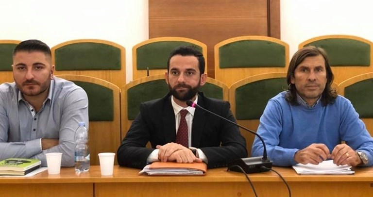 Sinistra e M5S a Gianni Di Pippa: «L'unione fa la forza, facciamo le primarie!»