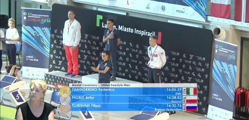 Europei di nuoto per sordi, medaglia d'oro per il laertino Federico Tamborrino