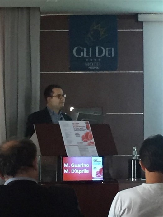 Il dottor Massimo D'Aprile durante il suo intervento al congresso di Pozzuoli