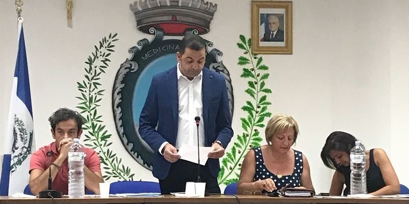 In piedi, il presidente Antonio Coriglione In piedi, il presidente Antonio Coriglione