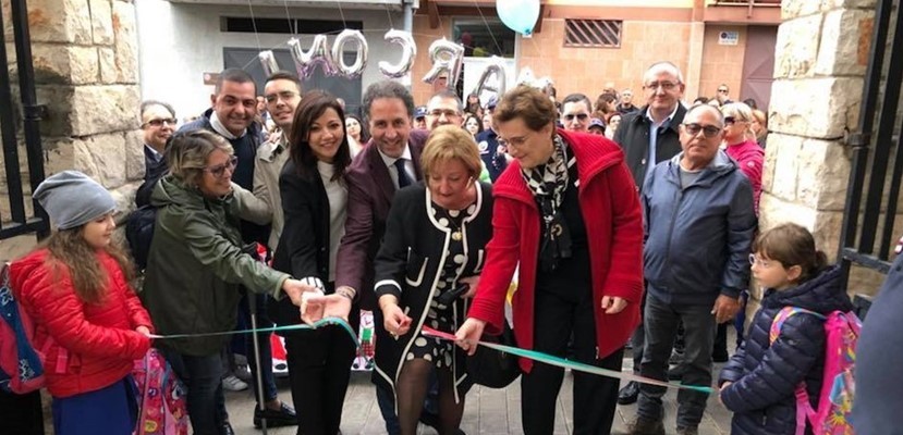 Il taglio del nastro Il taglio del nastro