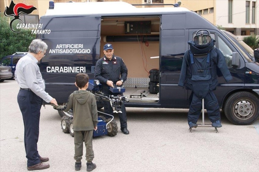 Le scolaresche visitano il Comando Provinciale Carabinieri di Taranto