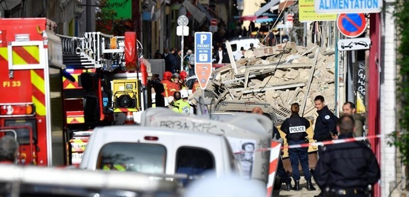 il crollo degli edifici in centro a Marsiglia