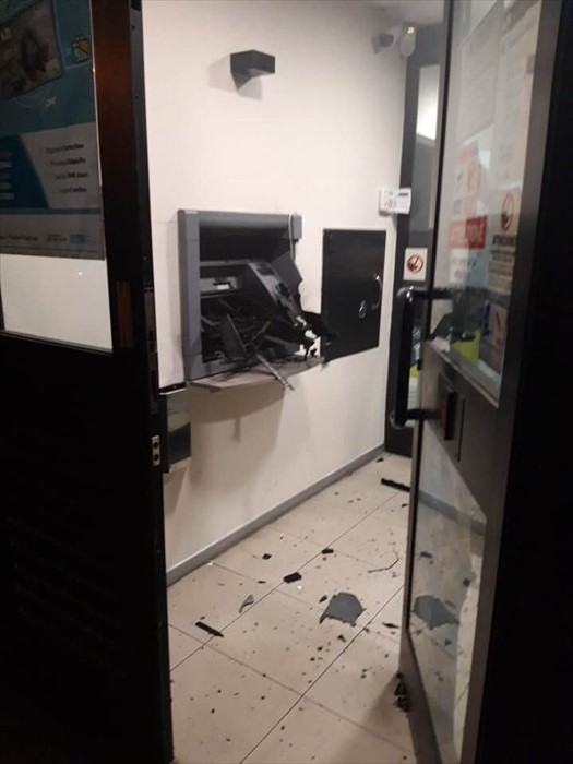 Boato nella notte: assalto al bancomat del Banco Popolare Pugliese di Mottola