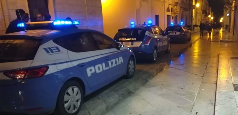 Polizia in corso Vittorio Emanuele
