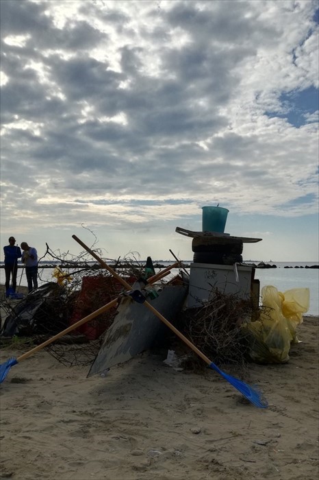 Una domenica "a caccia di rifiuti" per Legambiente Taranto