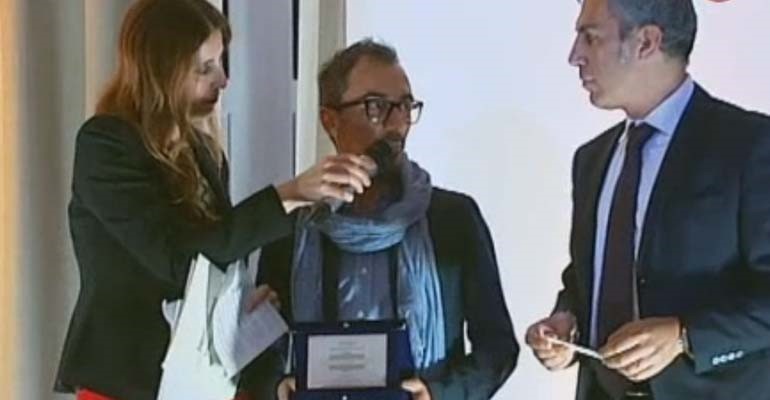 Francesco Gravina durante la premiazione a Villa De Grecis