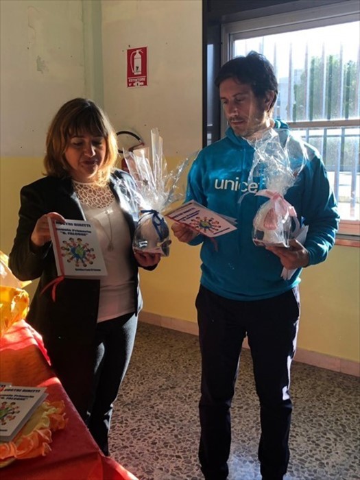 Diritti dell'infanzia con Unicef: grande festa nella scuola Falcone di taranto