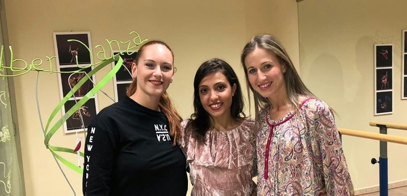 Alessia Dalena tra le insegnanti Ilaria Nigri e Daniela Castronovi Alessia Dalena tra le insegnanti Ilaria Nigri e Daniela Castronovi