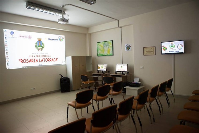 Inaugurazione aula multimediale dedicata a Rosaria Latorraca