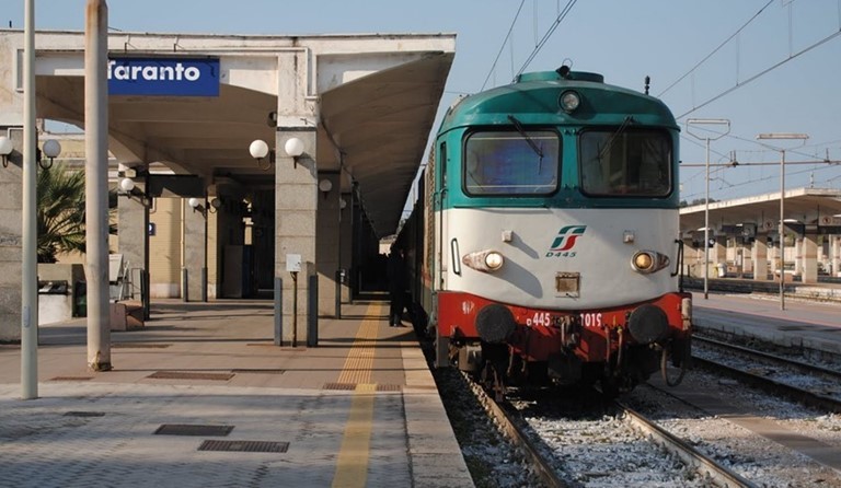 La stazione ferroviaria di Taranto La stazione ferroviaria di Taranto