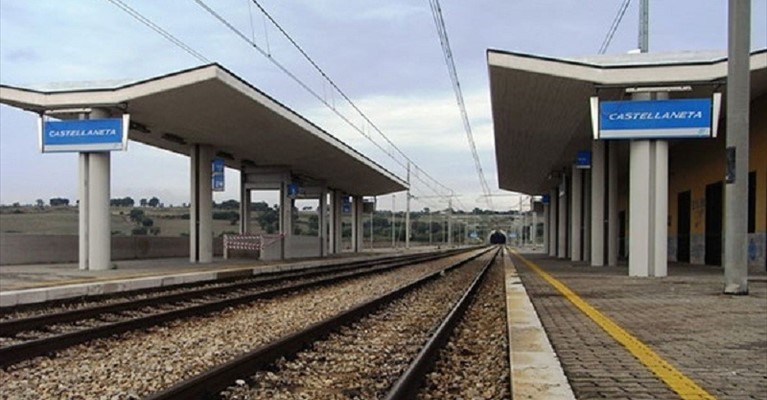La stazione ferroviaria di Castellaneta La stazione ferroviaria di Castellaneta