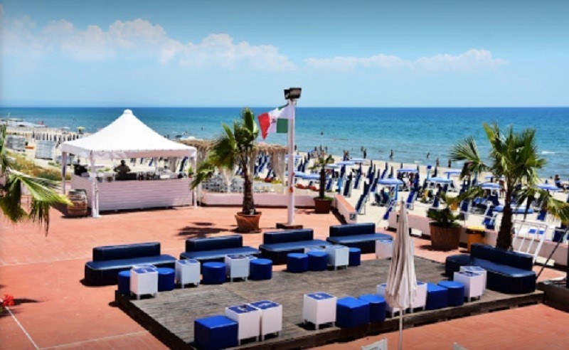 Sigilli ad uno stabilimento balneare di Castellaneta Marina